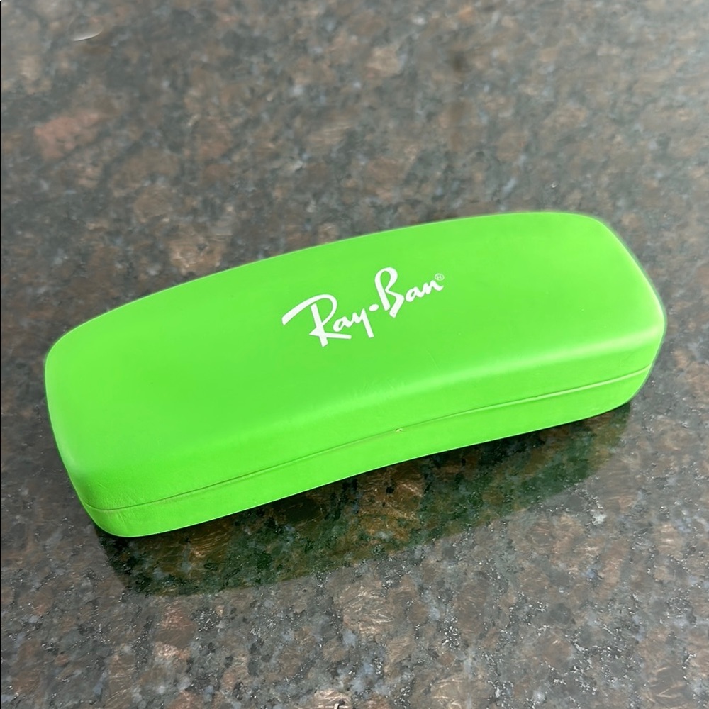 2017 Green Ray-Ban Case